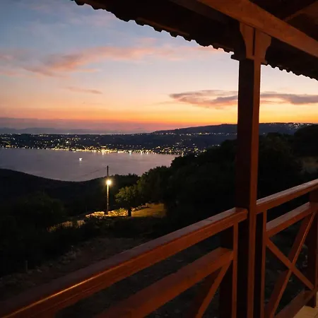 Ionian Balcony - Getaway With Sea View - בית נופש
